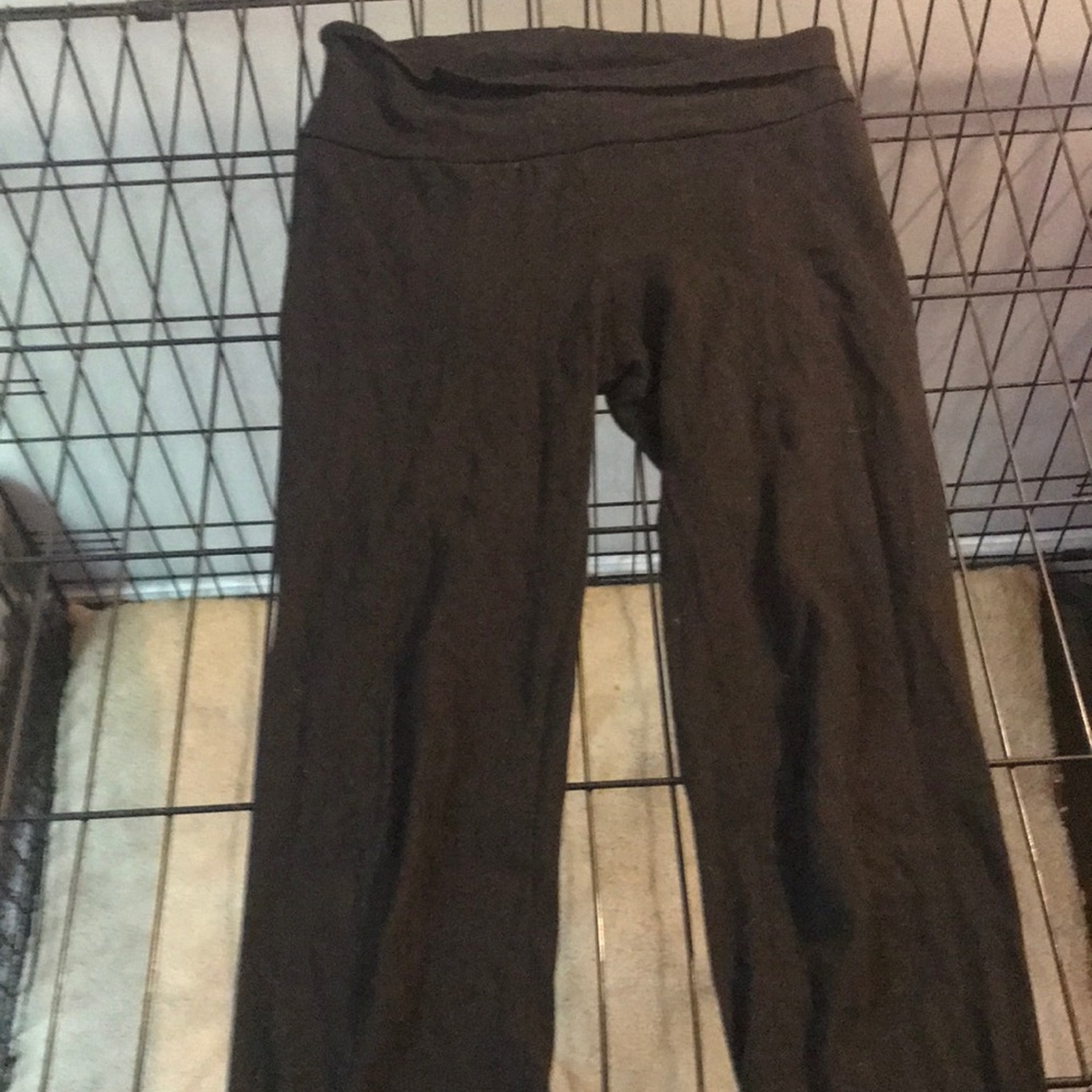 Black yoga pants